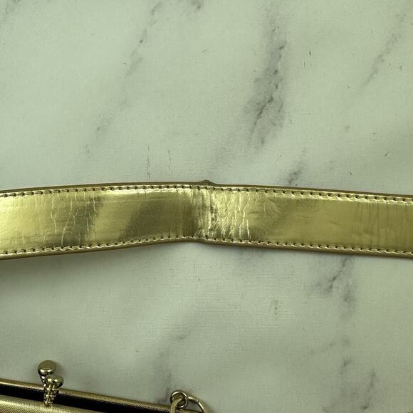 Vintage 70s Made in Japan Kisslock Frame Tapestry Bag Cream Red Floral Small - Picture 7 of 8